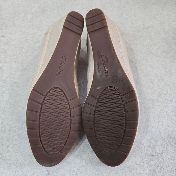 🐢 Clarks Artesian Size 8 2" Wedge Tan - Picture 14 of 17